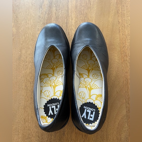 FLY London Yaz Wedge Pump, Black Mousse EUR Size 37 made in Portugal- in box - Picture 2 of 5